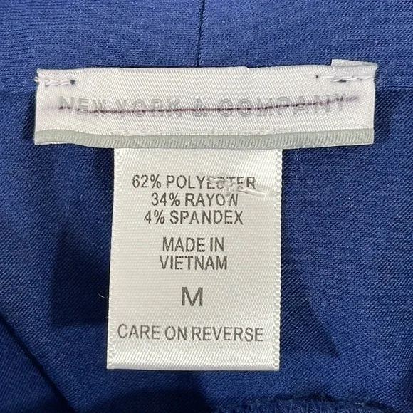NEW YORK & COMPANY Sleeveless Knot-Front Design Blue Blouse Size Medium New - Picture 5 of 5